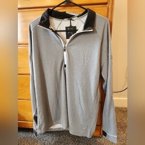 Men's zero restriction 3/4 zip pullover size L
